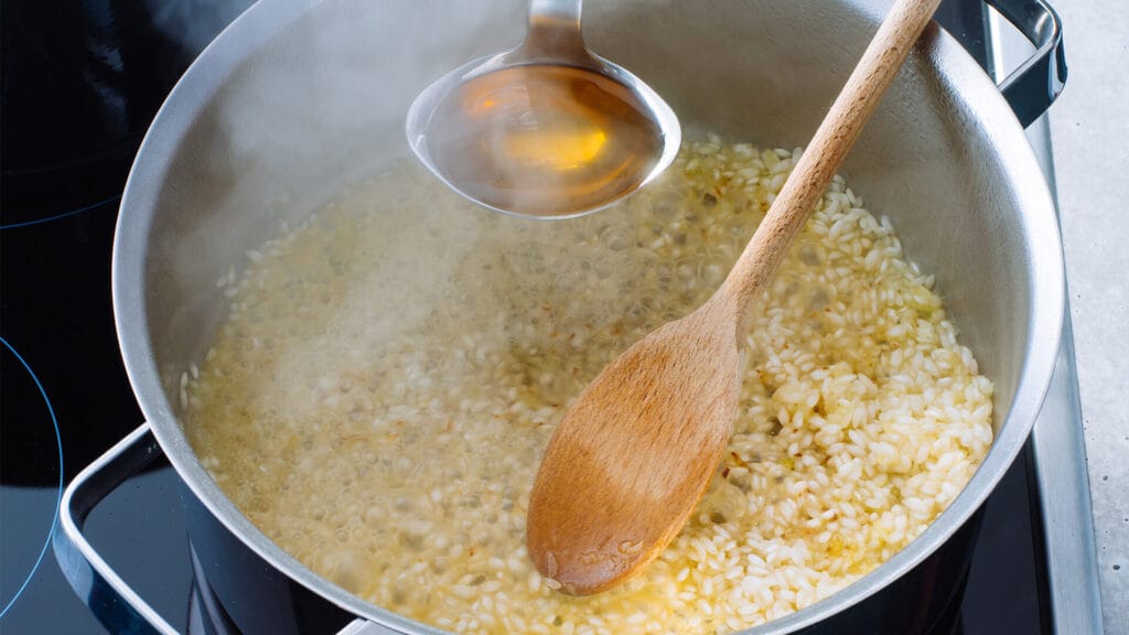 Rețetă: Risotto cu sparanghel 3 Cooking Risotto