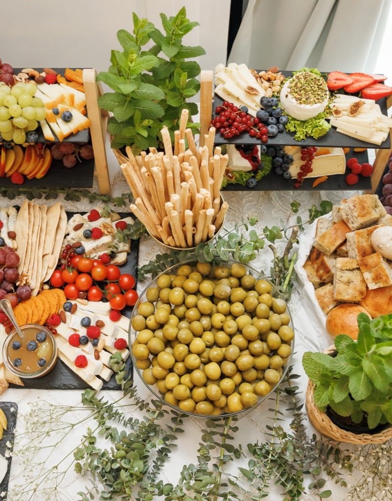 Cheese Bar: locul unde începe conversația 2 13Servicii CheeseBar Catering Business Degusteria Francesca